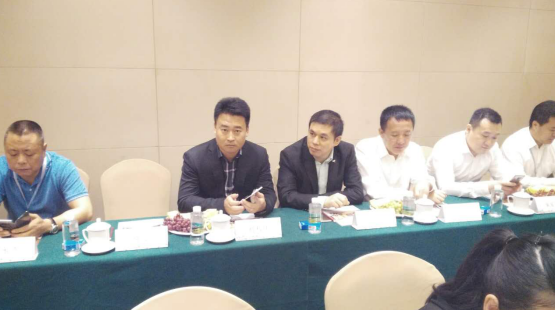 仟億達(dá)作為龍商會(huì)成員，積投身節(jié)能環(huán)保能源事業(yè)，利用生物質(zhì)多聯(lián)產(chǎn)、碳交易等業(yè)務(wù)為龍江做貢獻(xiàn)，助力龍江經(jīng)濟(jì)發(fā)展。